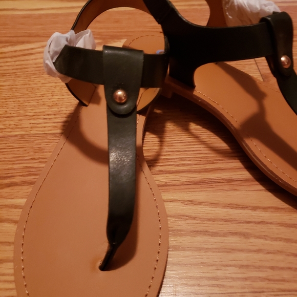 Black Sandles - Picture 2 of 4